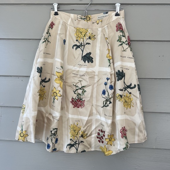 Banana Republic Dresses & Skirts - Banana Republic Silk Skirt Women 10 Knee Length Floral Office Spring Cottagecore